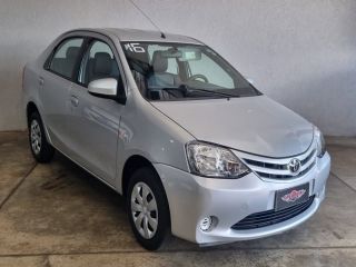 Etios Sedan 1.5 XS 4P. 