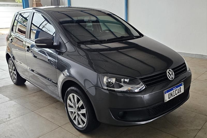 Veculo: Volkswagen - Fox - 1.0 Trend GII 4P.  em Ribeiro Preto
