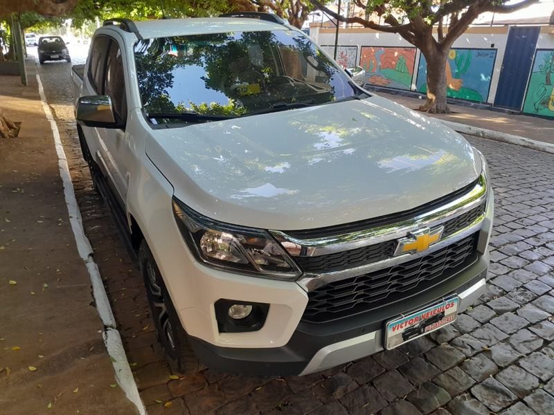 Veculo: Chevrolet (GM) - S-10 - LTZ CD 2.8 Aut. 4P. em Sales Oliveira