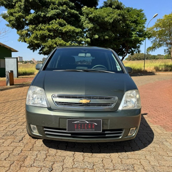 Veculo: Chevrolet (GM) - Meriva - 1.8 Premium em Ribeiro Preto