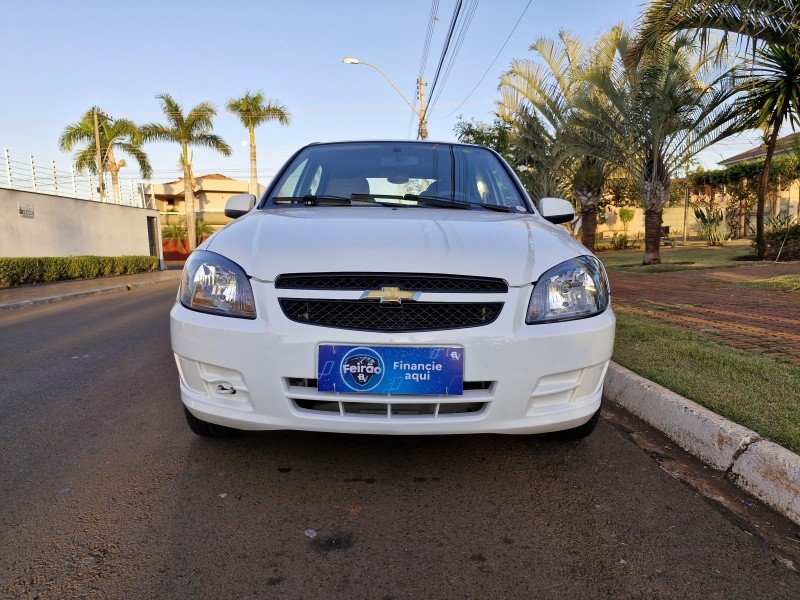 Veculo: Chevrolet (GM) - Celta - LT em Sertozinho