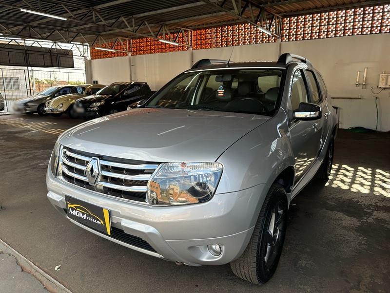 Veculo: Renault - Duster - 1.6 4X2 4P.  em Ribeiro Preto