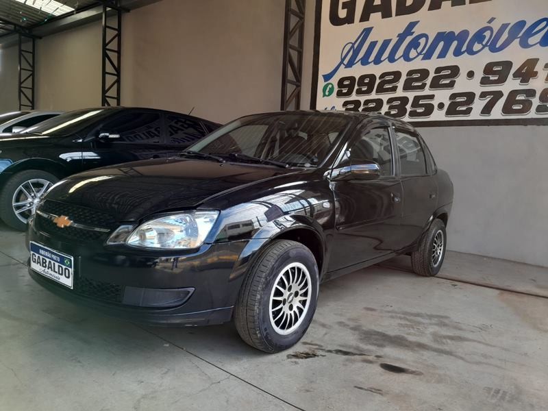 Veculo: Chevrolet (GM) - Corsa Sedan - Classic 1.0 LS 4P. em Ribeiro Preto