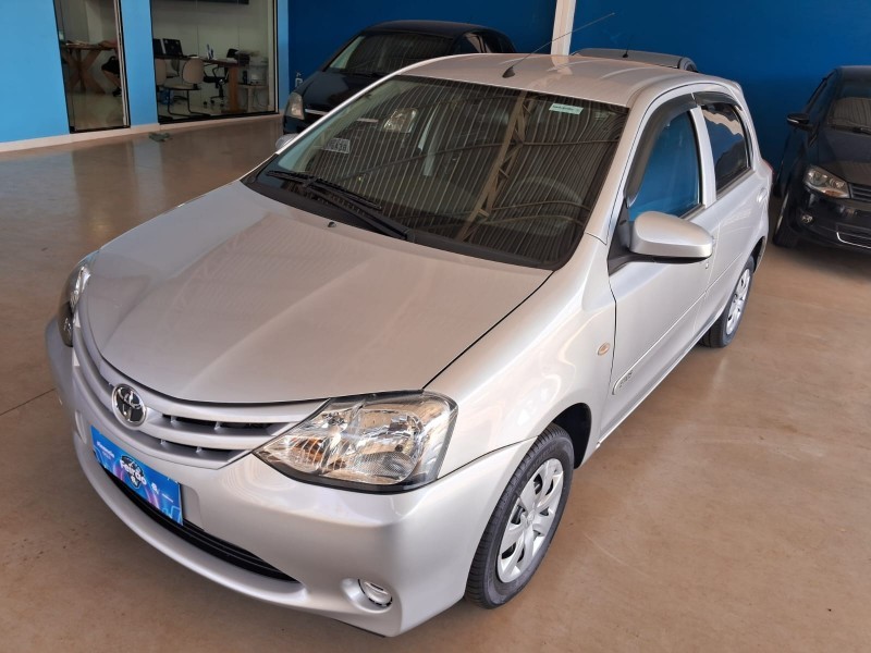 Veculo: Toyota - Etios - 1.3 X em Brodowski