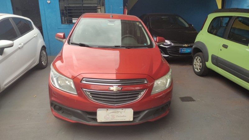 Veculo: Chevrolet (GM) - Onix - LT 1.0 em Ribeiro Preto