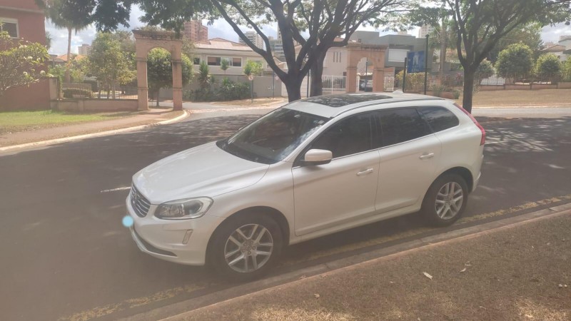 Veculo: Volvo - XC 60 - D5 Momentus  em Ribeiro Preto