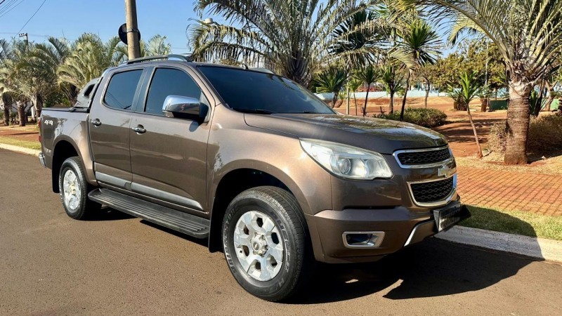 Veculo: Chevrolet (GM) - S-10 - LTZ 2.8 4X4 em Sertozinho