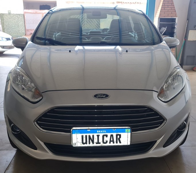 Veculo: Ford - Fiesta Sedan - Titanium 1.6 em Ribeiro Preto