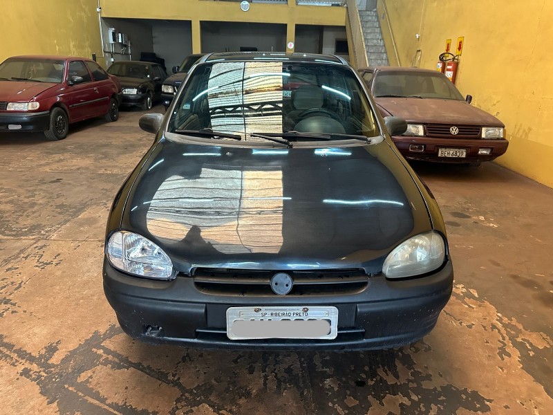 Veculo: Chevrolet (GM) - Corsa Hatch - 1.0 em Ribeiro Preto