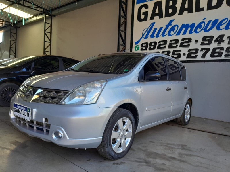 Veculo: Nissan - Livina - 1.6 4P.  em Ribeiro Preto