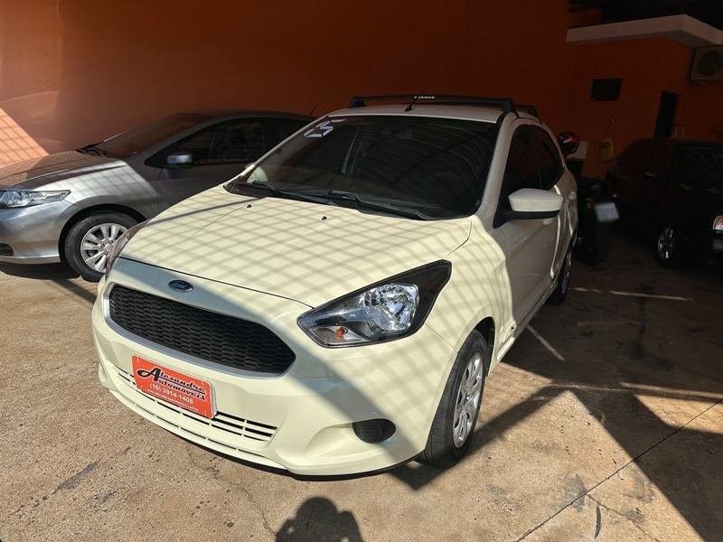 Veculo: Ford - Ka - SE 4P.  em Ribeiro Preto