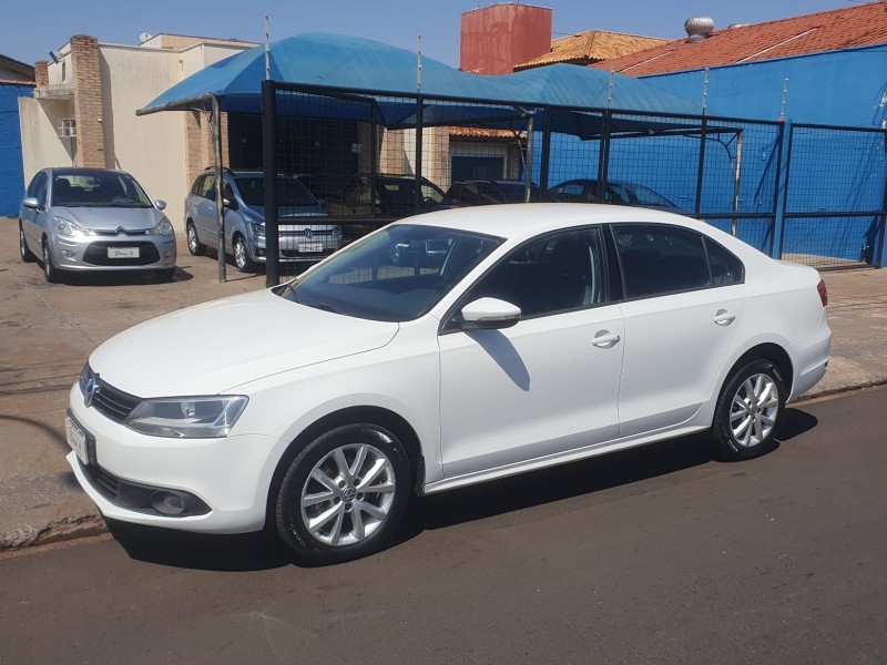 Veculo: Volkswagen - Jetta - 2.0 COMFORTLINE AUTO  em Ribeiro Preto