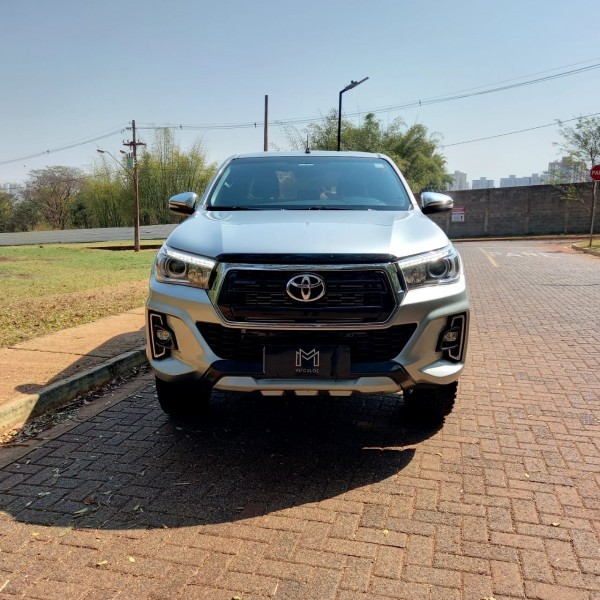 Veculo: Toyota - Hilux - Hilix Srx 2.8 4x4 em Ribeiro Preto