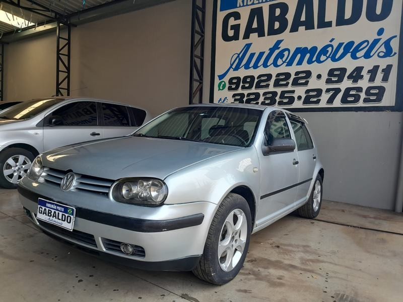 Veculo: Volkswagen - Golf - 1.6 4P.  em Ribeiro Preto