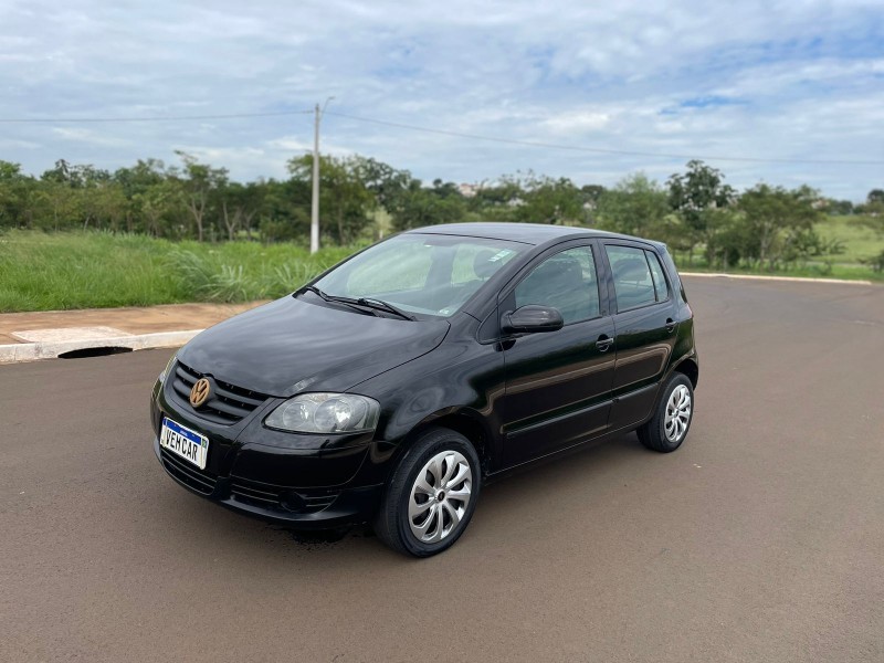 Veculo: Volkswagen - Fox - CITY 1.0 FLEX COMPLETO em Sertozinho