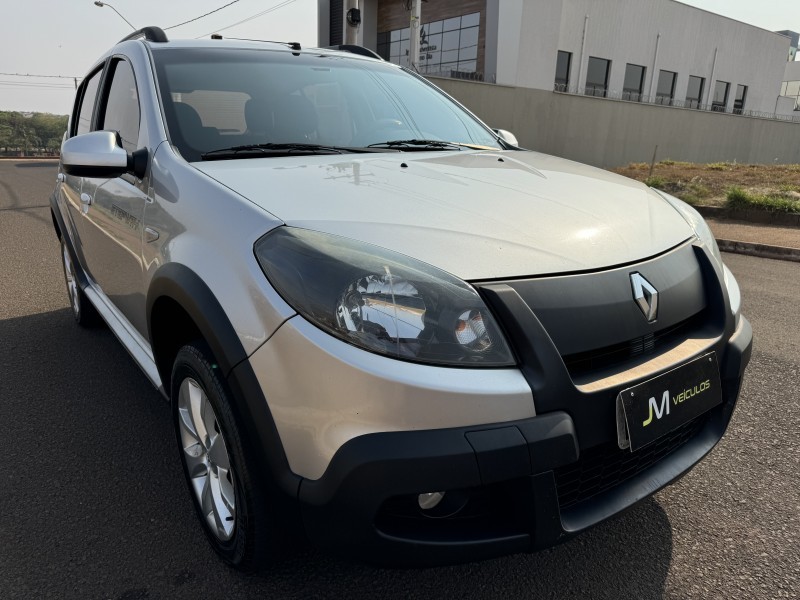 Veculo: Renault - Sandero - SANDERO STEPWAY 1.6 FLEX COMPLETO  em Sertozinho