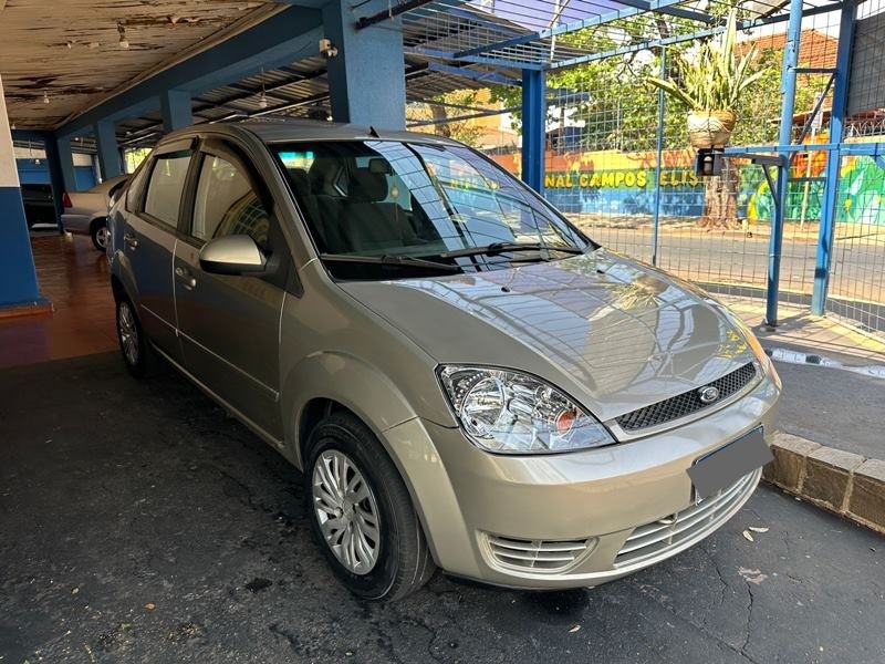 Veculo: Ford - Fiesta Sedan - 1.6  4P.  em Ribeiro Preto