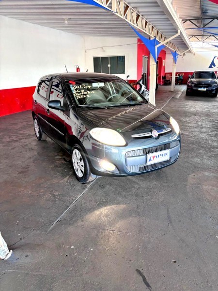 Veculo: Fiat - Palio - 1.6 Essence em Sertozinho