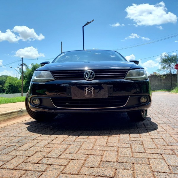 Veculo: Volkswagen - Jetta - Tsi 200 cv em Ribeiro Preto