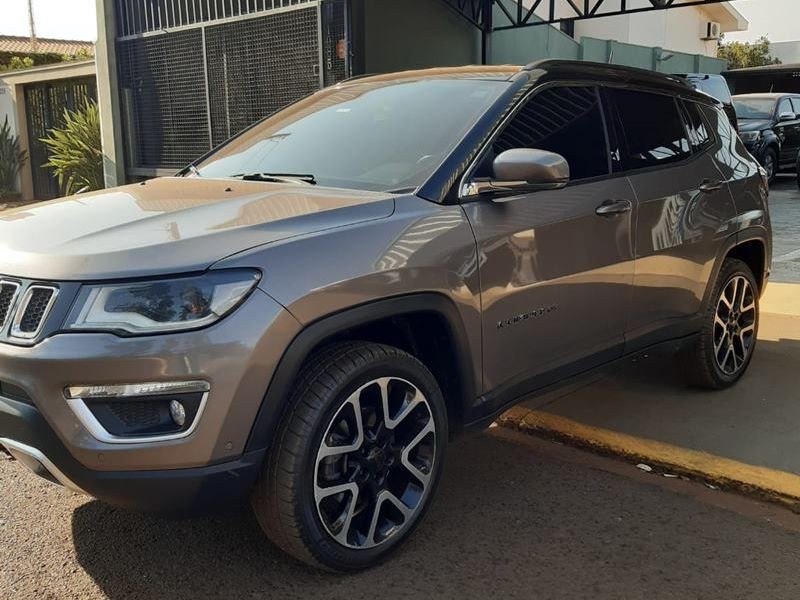 Veculo: Jeep - Compass - Limited Aut. 4P. em Orlndia