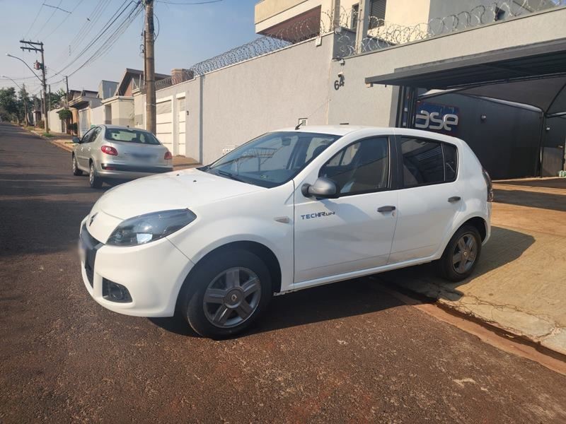 Veculo: Renault - Sandero - Expression Tech Run 1.0 Flex em Ribeiro Preto