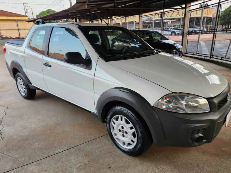 Veculo: Fiat - Strada - FIAT STRADA  1.4 HARD WIRKING CD  FLEX 3 PORTAS em Bebedouro