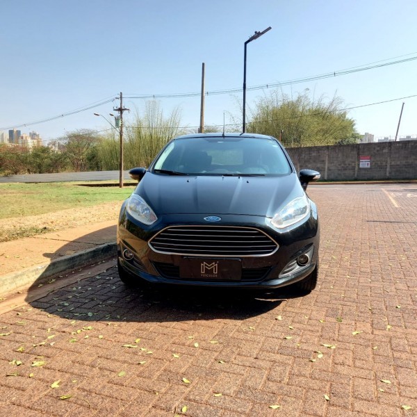 Veculo: Ford - Fiesta Hatch - 1.6 em Ribeiro Preto