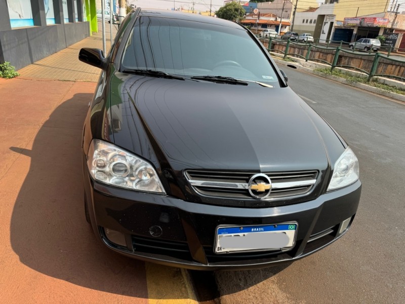 Veculo: Chevrolet (GM) - Astra Hatch -  em Sertozinho