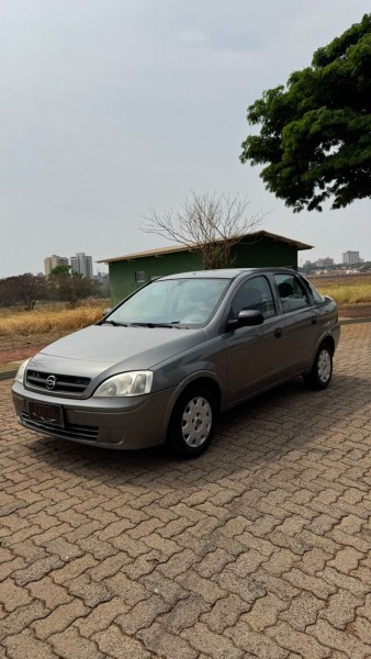 Veculo: Chevrolet (GM) - Corsa Sedan - 1.0 em Ribeiro Preto