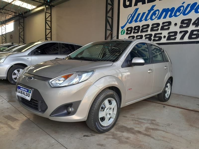 Veculo: Ford - Fiesta Hatch - 1.6 4P.  em Ribeiro Preto