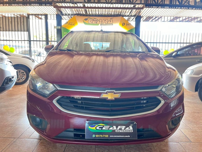 Veculo: Chevrolet (GM) - Onix - LT 1.0 em Sertozinho