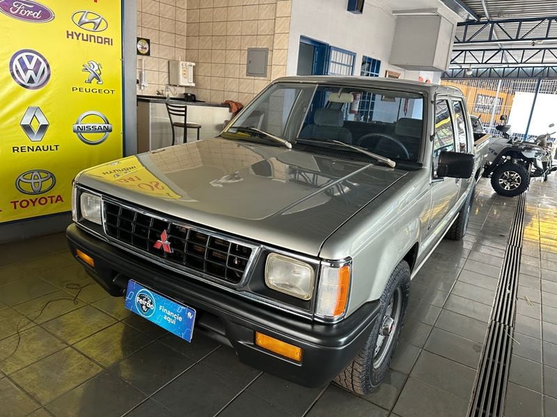 Veculo: Mitsubishi - L-200 -  em Ribeiro Preto