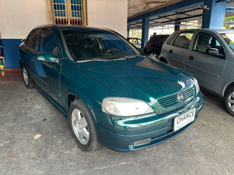 Veculo: Chevrolet (GM) - Astra Hatch - 2.0 2P.  em Ribeiro Preto