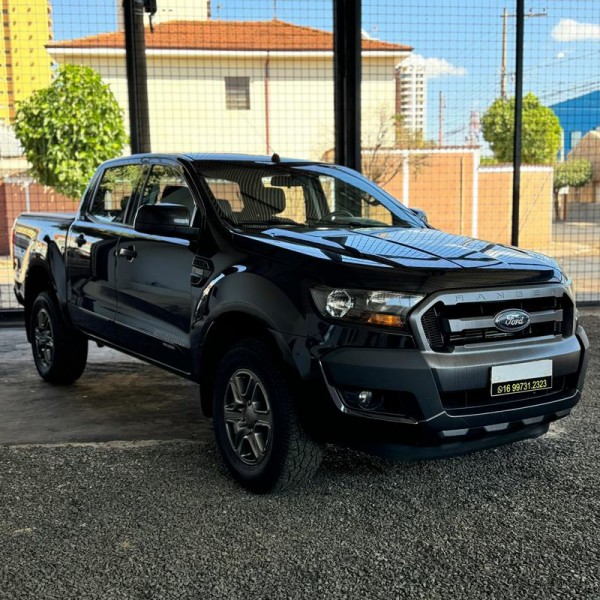 Veculo: Ford - Ranger - XLS 2.2 4X4 Aut. 4P.  em Ribeiro Preto