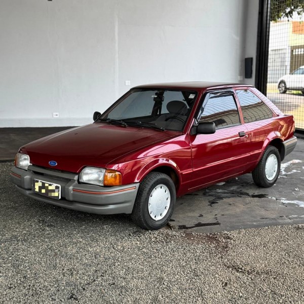 Veculo: Ford - Escort - 1.0 2P.  em Ribeiro Preto