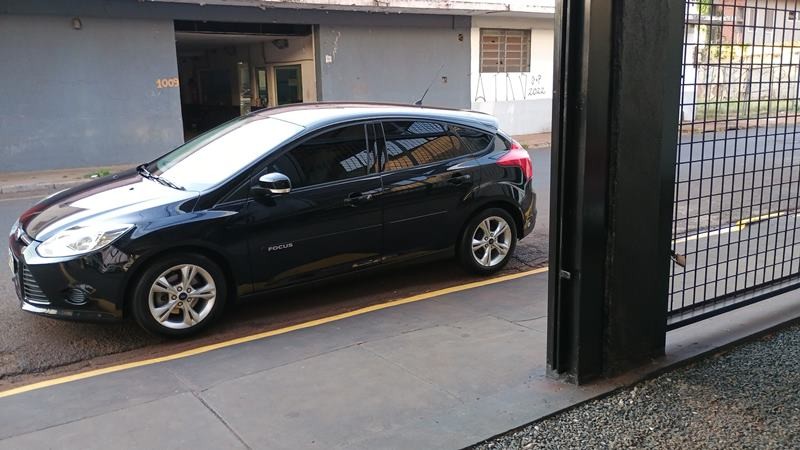 Veculo: Ford - Focus - 1.6 Aut. 4P.  em Ribeiro Preto