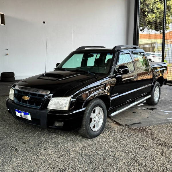 Veculo: Chevrolet (GM) - S-10 - 4X4 CD 2.8 Tornado 4P.  em Ribeiro Preto