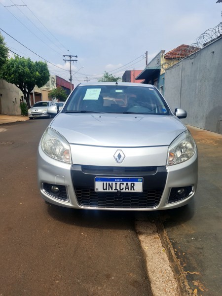 Veculo: Renault - Sandero - PRIVILEGE AUTOMATICO 1.6 em Ribeiro Preto