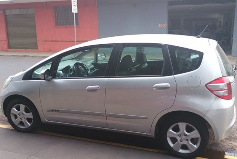 Veculo: Honda - Fit - 1.4 Aut. 4P.  em Ribeiro Preto