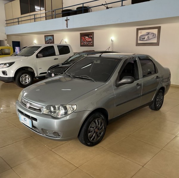 Veculo: Fiat - Siena - 1.0 Celebration Flex em Ribeiro Preto