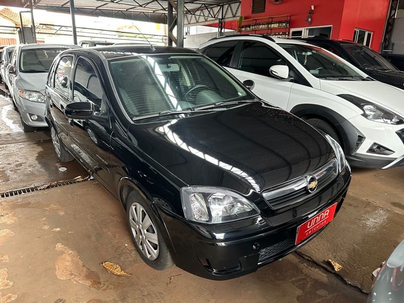 Veculo: Chevrolet (GM) - Corsa Hatch - 1.4 Premium 4P. em Ribeiro Preto