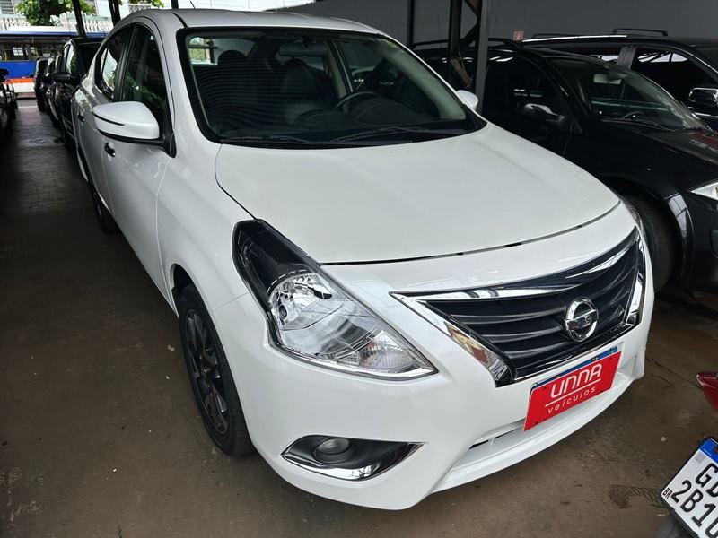 Veculo: Nissan - Versa - 1.6 4P.  em Ribeiro Preto