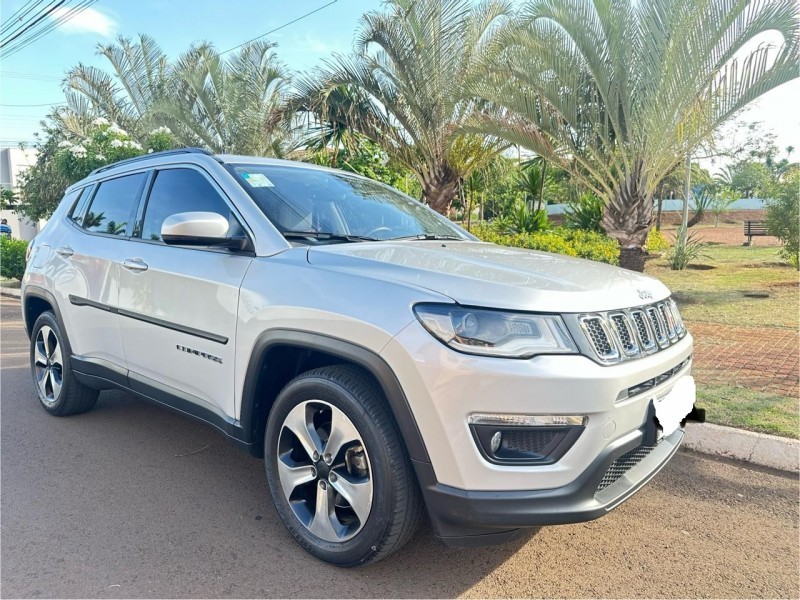 Veculo: Jeep - Compass - LONGITUDE  2.0 em Sertozinho