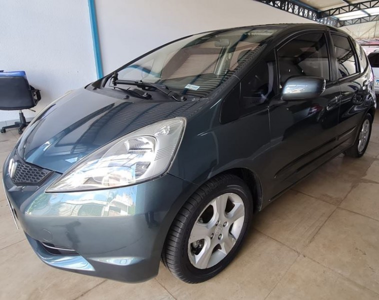 Veculo: Honda - Fit - 1.3 LX 4P.   em Ribeiro Preto