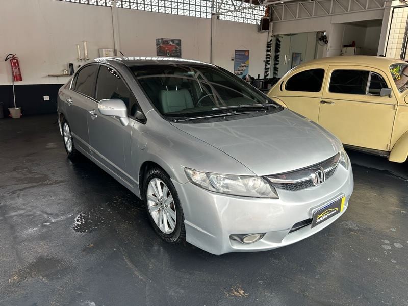 Veculo: Honda - Civic - 1.8 EXS Aut. 4P.  em Ribeiro Preto