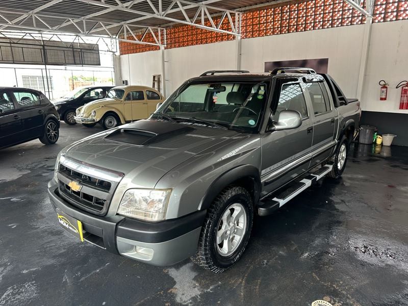 Veculo: Chevrolet (GM) - S-10 - 2.4 Advantage 4P.  em Ribeiro Preto