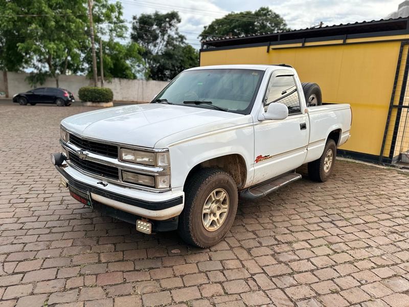 Veculo: Chevrolet (GM) - Silverado - 4.0 2P.  em Ribeiro Preto