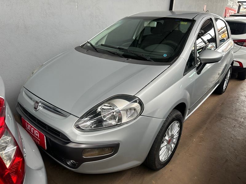 Veculo: Fiat - Punto - 1.4 4P.  em Ribeiro Preto