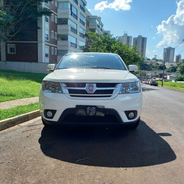 Veculo: Fiat - Freemont - 2.4 Precision em Ribeiro Preto