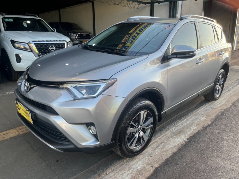 Veculo: Toyota - RAV - 4 em Ribeiro Preto